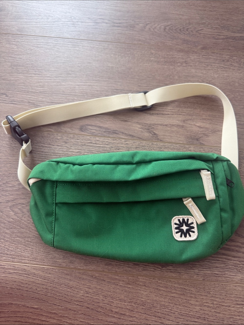 Walker Goods Green Crossbody Belt Bag with Cream Strap